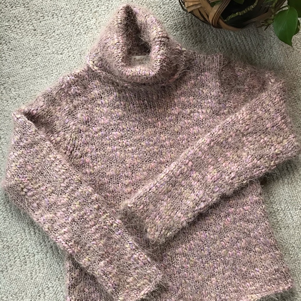 Designer Pullover Sweater